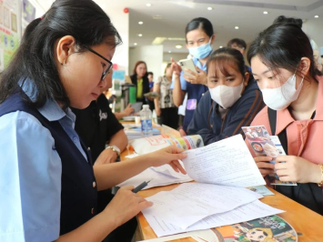 Có nên chọn việc làm lương cao không cần bằng cấp?