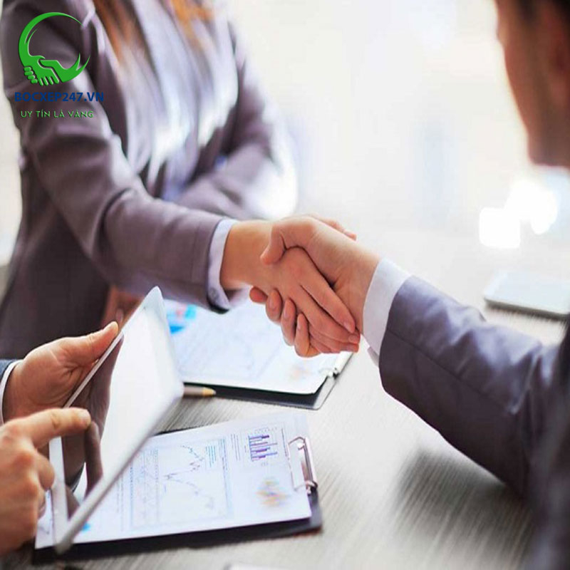 Nhân viên kinh doanh tiếng Anh là gì? Khái niệm, các cấp bậc