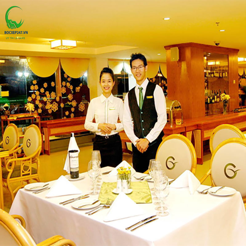 Yêu cầu đối với nhân viên phục vụ nhà hàng là gì?