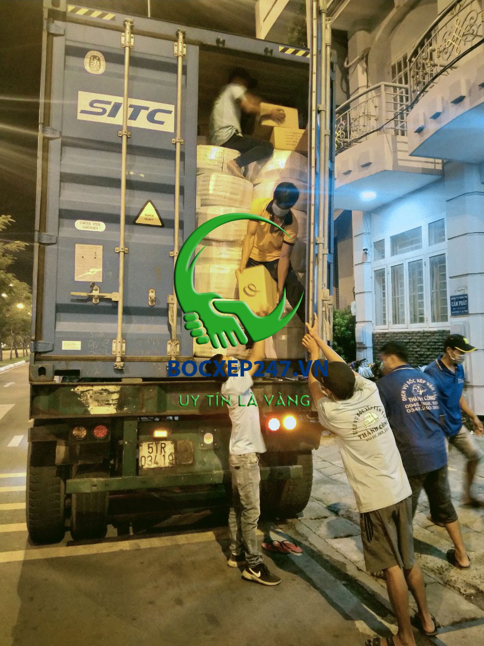 Đội ngũ bốc xếp hàng hóa chuyên nghiệp tại Bình Dương - Bốc Xếp 247