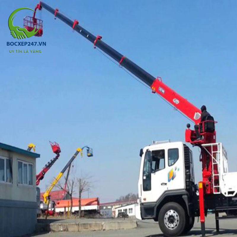 Cẩu Hàng Nặng: Giải Pháp Tối Ưu Cho Doanh Nghiệp Hiện Đại