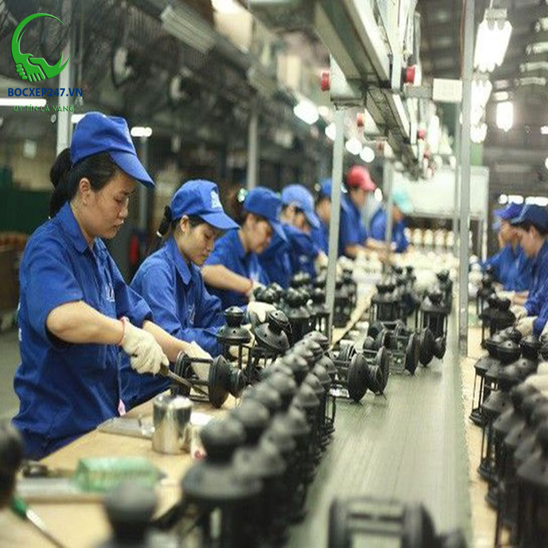 Công nhân tiếng anh là gì? Và một số ví dụ Anh – Việt