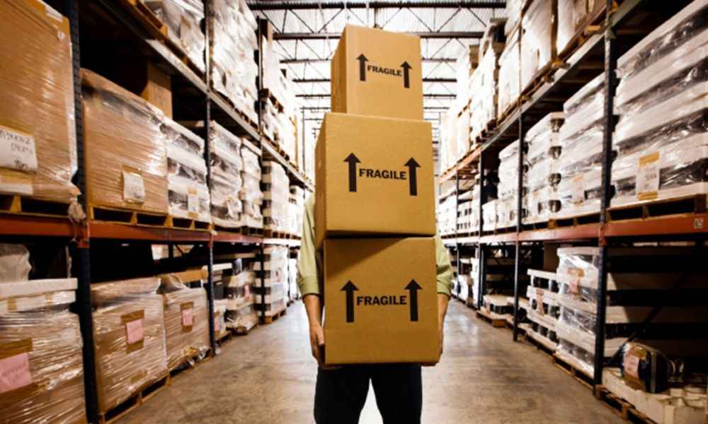 Sắp xếp kho hàng gọn gàng giúp tiết kiệm diện tích và chi phí lưu kho